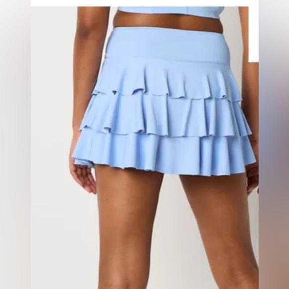 Arizona Built In Shorts Mid Rise Skirt- (Waist across 36” Length 14.5”) - Picture 3 of 8